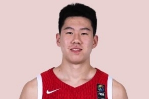 媒体人:张子一该当后卫培养 我们要高后卫、又高又有体重的前锋