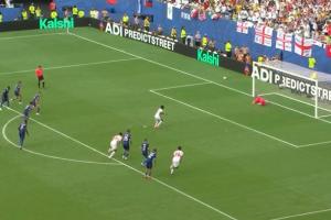 萨卡点射破门戴帽!斯彭斯造点,英格兰5-3领先法国