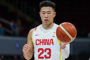 中规中矩!贺希宁全场7投3中&罚球2中2 得到9分2板1助