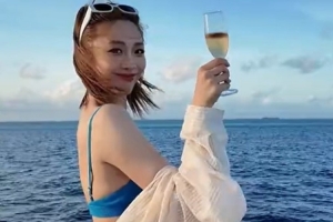 翟晓川妻子晒一家子在马尔代夫游玩的视频:先来个开头看看