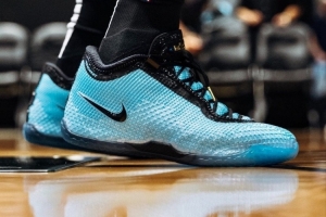 球鞋记者:詹姆斯最新签名鞋LeBron 24亮相 老詹惊叹最轻个人鞋款
