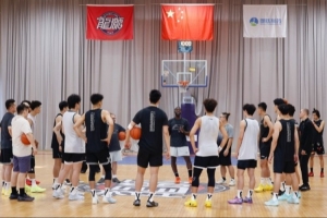 新帅就位,即刻开练!广州龙狮全新教练组开启首堂训练课