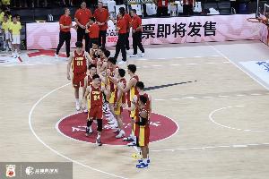 中国队力克乌拉圭!媒体人:好比赛 好对手 美中不足是裁判在加戏