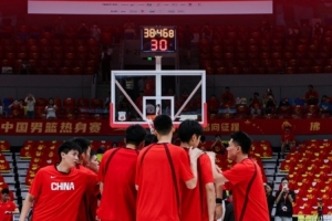 媒体人:大多数海外球员并不认可长期集训 效率已经完全不行了