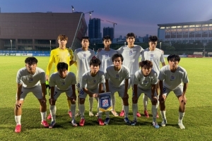 中青赛男子U20组第二阶段第十轮:上海申花客场1-0深圳新鹏城
