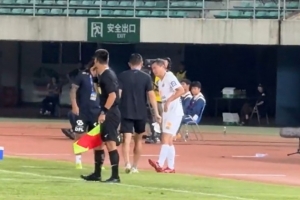 上观:港甲属于半职业联赛,59岁朱骏仍未能实现职业球员梦想