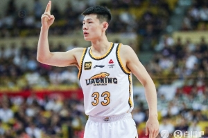媒体人:山东男篮求购王岚嵚尽显诚意 其回家乡球队效力意愿强烈