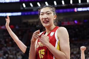 不敌美国队!媒体人:韩旭是这支中国女篮唯一匹配比赛强度的球员