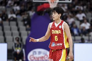 表现不佳!杨舒予9投2中&三分2中0 得到4分4板3助