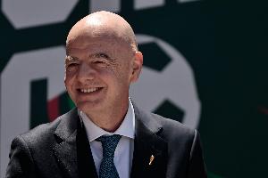 TA:因凡蒂诺面临巨大压力和反对声浪,但他坚持参加FIFA主席选举